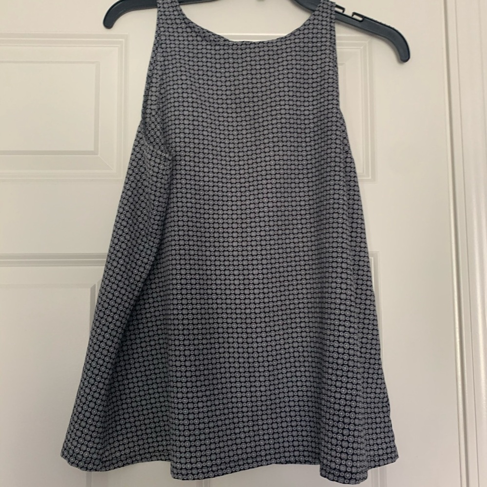 Black and white patterned old navy tank top!